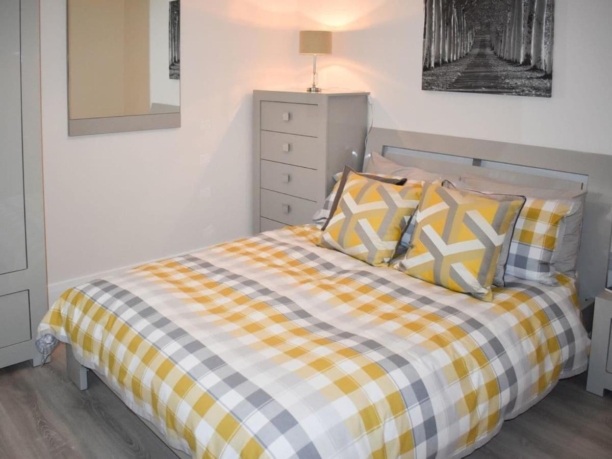 Rose Cottage Captivating 1-Bed Cottage In Bangor Екстериор снимка
