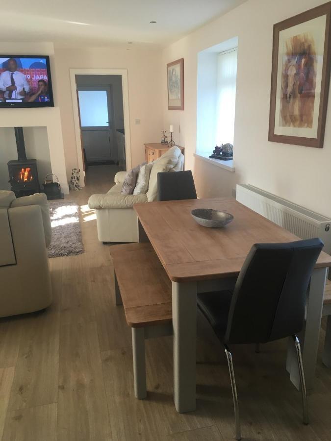 Rose Cottage Captivating 1-Bed Cottage In Bangor Екстериор снимка